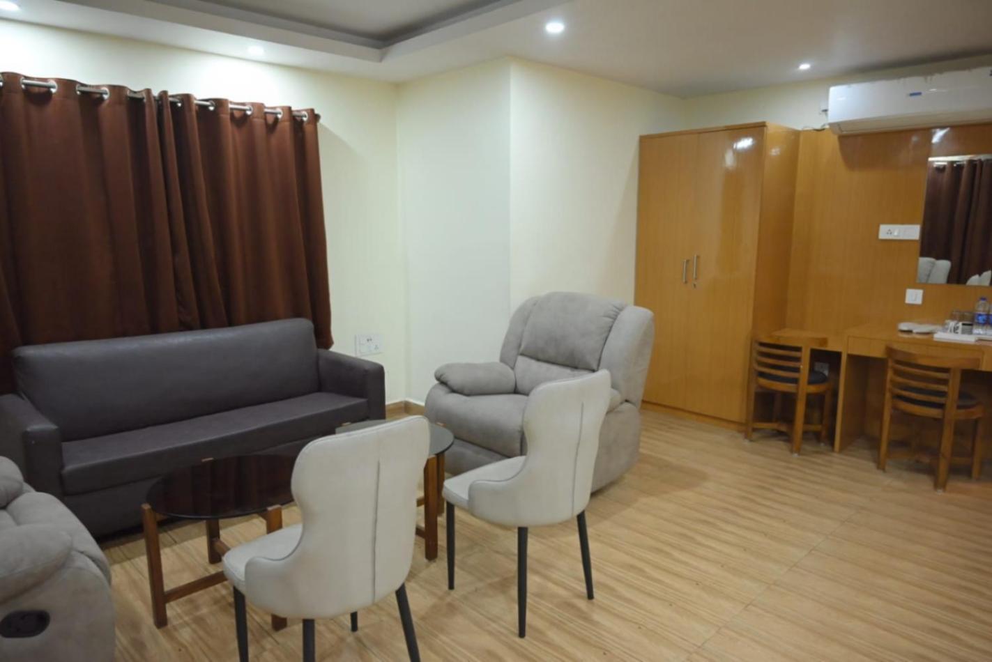 Hotel Jyoti International Asansol ภายนอก รูปภาพ